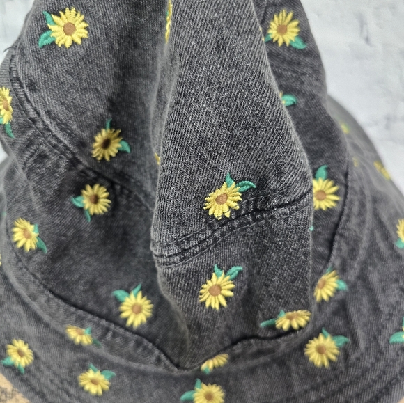 American eagle bucket hat floral embroidered acid black A18 - Picture 3 of 4